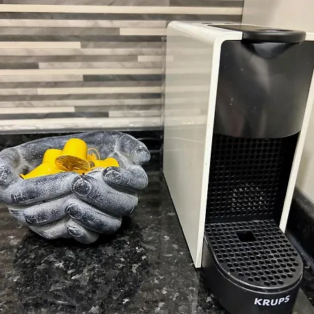 Downtown Alfama & Me Апартаменты *