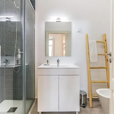 Downtown Alfama & Me * リスボン