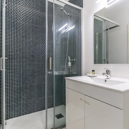 Апартаменти Downtown Alfama & Me