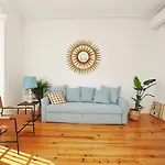 Downtown Alfama & Me Apartment